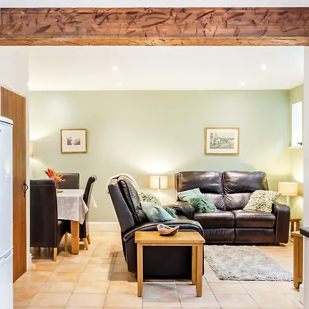 Holiday home Riding - Uk37449