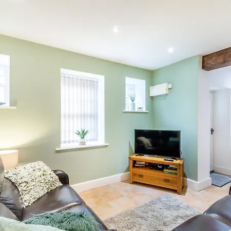 Riding - Uk37449 * Pateley Bridge